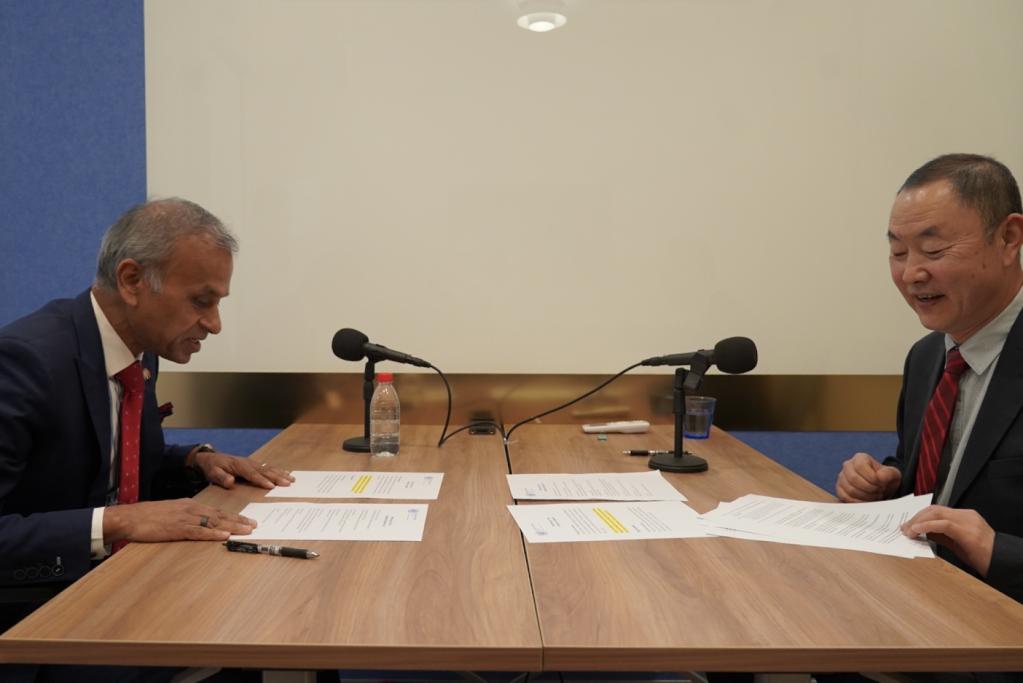 UN Resident Coordinator in China Siddharth Chatterjee sits down with Mr. Zhang Zhenshan, the United Nations Human Settlements Programme (UN-Habitat) Programme Manager for China