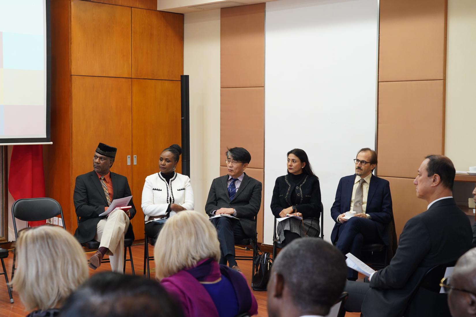 Representatives of UN in China at Member States Briefing