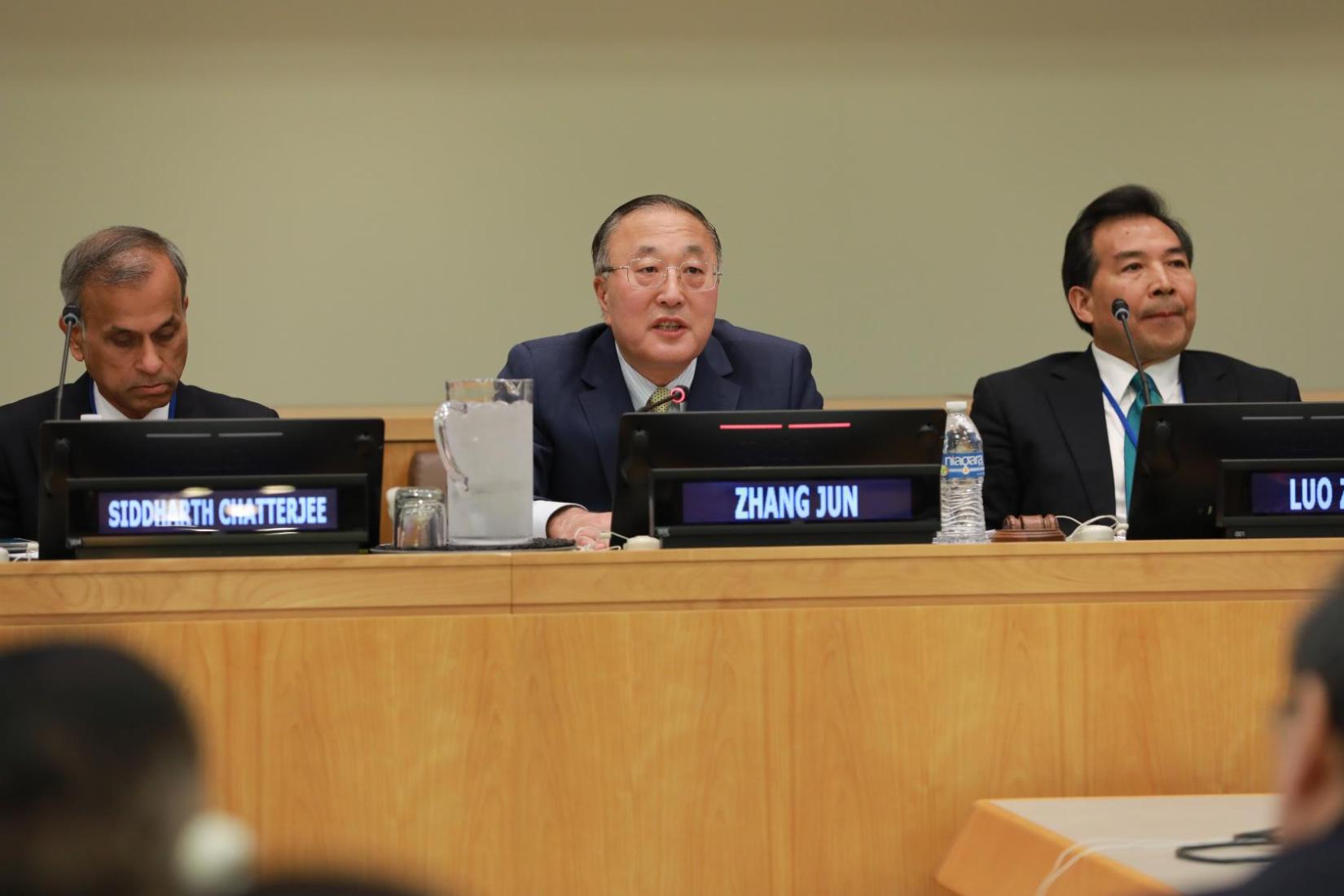 Zhang Jun (centre), Permanent Representative of the People’s Republic of China to the UN