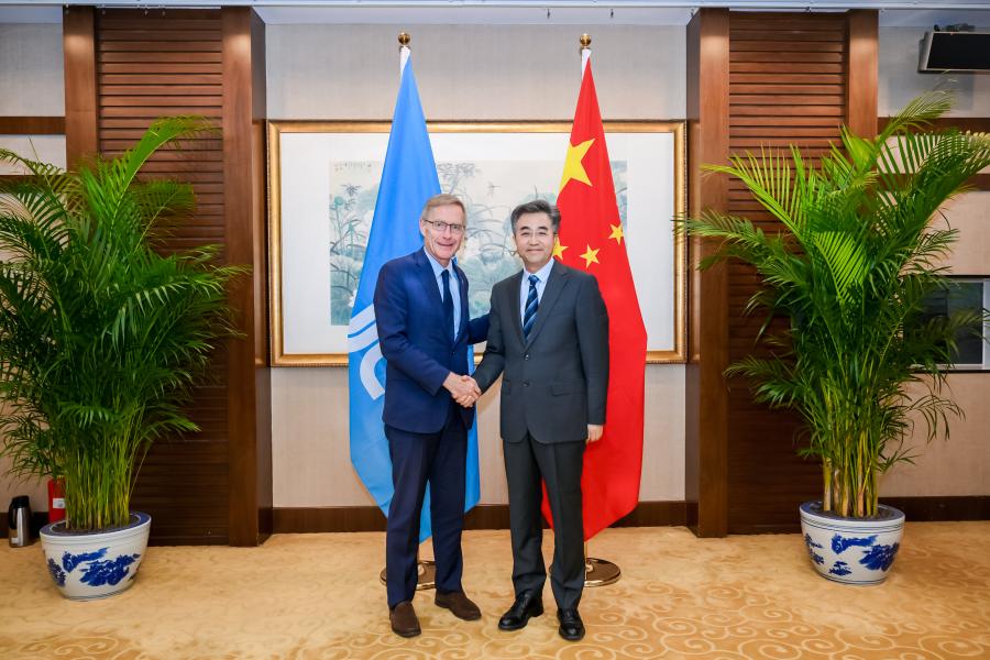 Dr. Huaying Tao(right), Chief Veterinary Officer of the Chinese Ministry of Agriculture and Rural Affairs of China met with Donal Brown, IFAD’s Associate Vice President